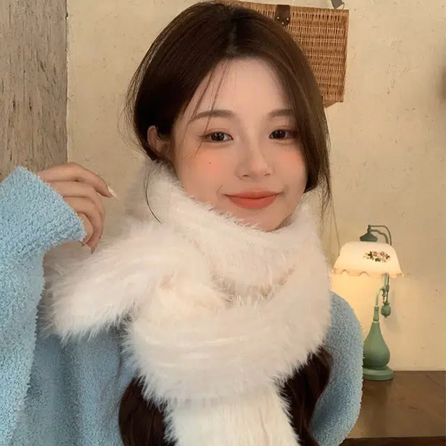 雅鹿优选 白色纯欲风毛绒围巾女生秋冬季韩版初雪氛围感加厚保暖针织毛线围脖 礼盒装 绒线围巾 女款