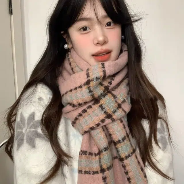 雅鹿优选 嫩粉色格子氛围感可爱格纹百搭保暖 聚酯纤维 绒线围巾 男女同款情侣款