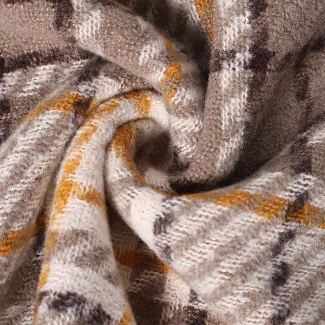 雅鹿优选 软糯圈圈纱格子文艺风韩版时尚百搭撞色保暖 聚酯纤维 绒线围巾 男女同款情侣款