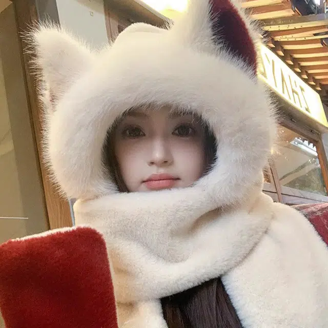 雅鹿优选 超酷立体狼耳毛绒雷锋帽女生秋冬季学生早八通勤保暖围巾手套一体加厚防寒护耳骑车毛线帽 涤纶 雷锋帽 女款