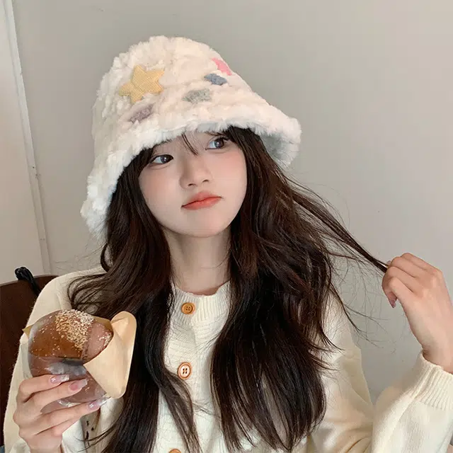 雅鹿优选 可爱星星毛绒渔夫帽女学生秋冬季奶呼呼奶白日系可爱甜美显脸小保暖盆帽 涤纶 渔夫帽 女款