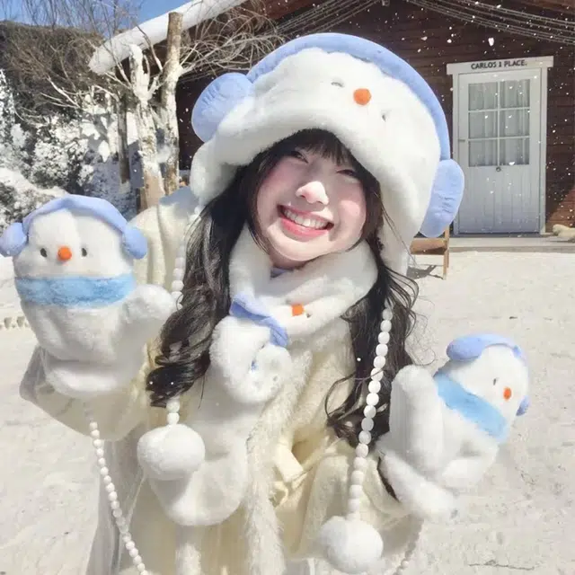 【萌趣小雪人】 雅鹿优选 冬季保暖可爱耳机雪人护耳毛绒帽子三件套女生围脖挂脖手套绒线帽套装 涤纶 绒线帽 女款