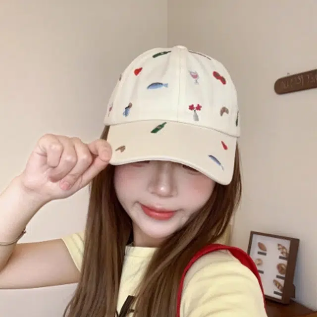 雅鹿优选 韩系可爱卡通刺绣透气百搭显脸小大头围 棉 鸭舌帽 男女同款情侣款