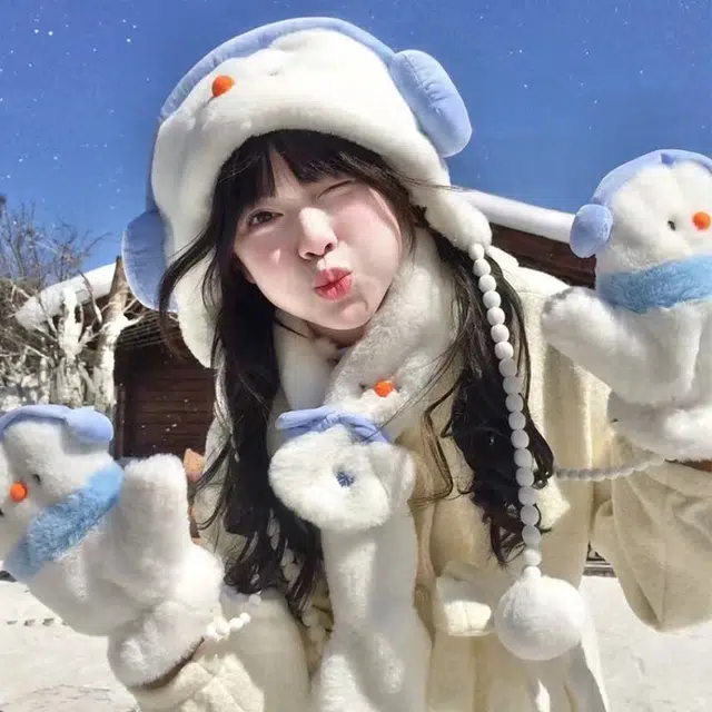 【萌趣小雪人】 雅鹿优选 冬季保暖可爱耳机雪人护耳毛绒帽子三件套女生围脖挂脖手套绒线帽套装 涤纶 绒线帽 女款