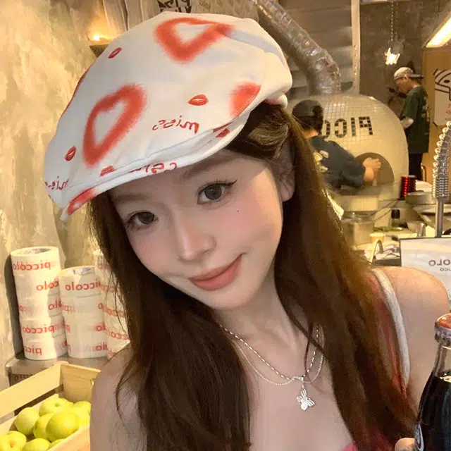 雅鹿优选 文艺风极简爱心喷绘白底前进帽休闲学院风画童帽反戴短檐 棉 贝雷帽 女款