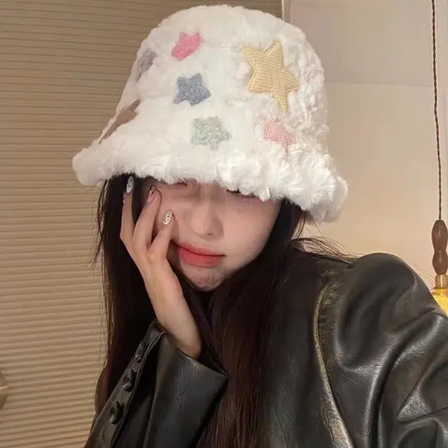 雅鹿优选 可爱星星毛绒渔夫帽女学生秋冬季奶呼呼奶白日系可爱甜美显脸小保暖盆帽 涤纶 渔夫帽 女款
