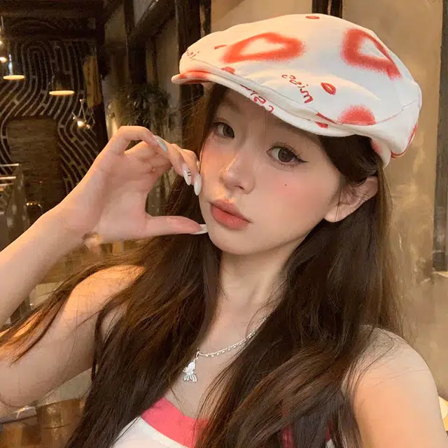 雅鹿优选 文艺风极简爱心喷绘白底前进帽休闲学院风画童帽反戴短檐 棉 贝雷帽 女款