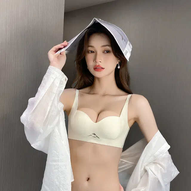 多情猫 纯色无痕聚拢防下垂收副乳半杯文胸 女款 芭乐粉
