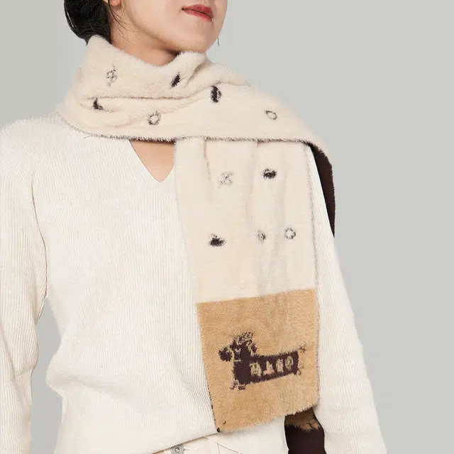 大英博物馆 新年系列 亲肤保暖 萌趣 温暖 舒适 聚酯纤维 绒线围巾 女款