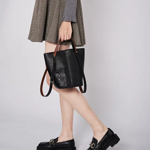 大英博物馆 盖亚·安德森猫系列 潮流百搭 单肩斜挎水桶包多用 合成革 手提包 女款 黑色