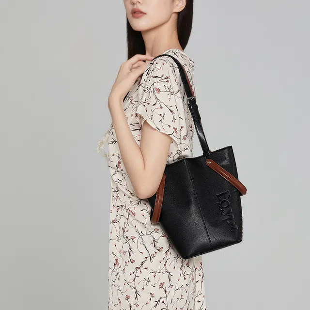 大英博物馆 盖亚·安德森猫系列 潮流百搭 单肩斜挎水桶包多用 合成革 手提包 女款 黑色