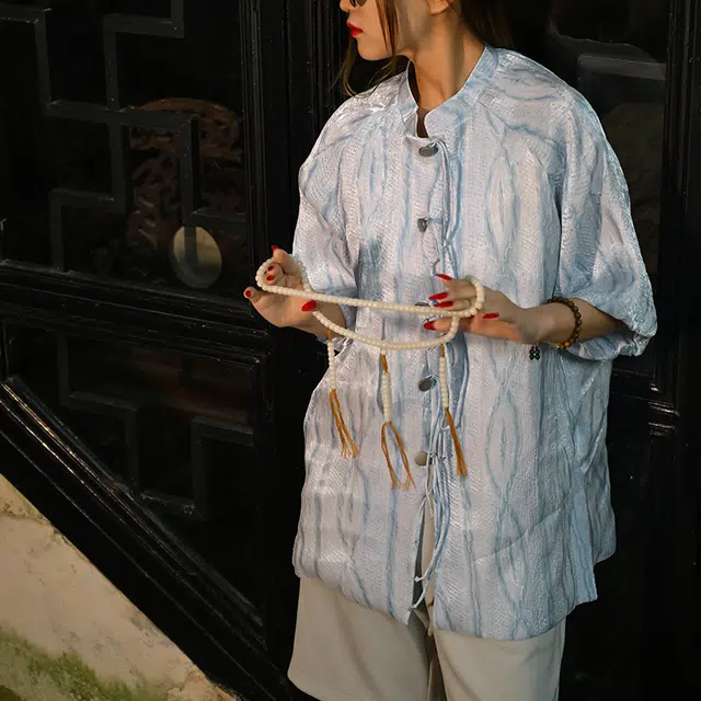 三省六部 逆鳞轻奢新中式流光蟒纹改良唐装短袖衬衫 男女同款 浅蓝色
