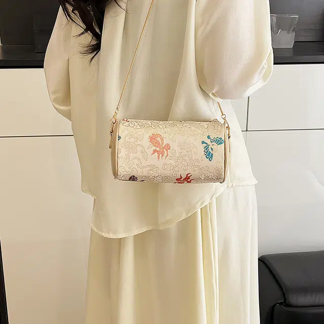 辛巴赫 新中式国风潮流高颜值百搭气质优雅甜美小众设计感 涤纶 波士顿包斜挎单肩包 常规 女款 多色