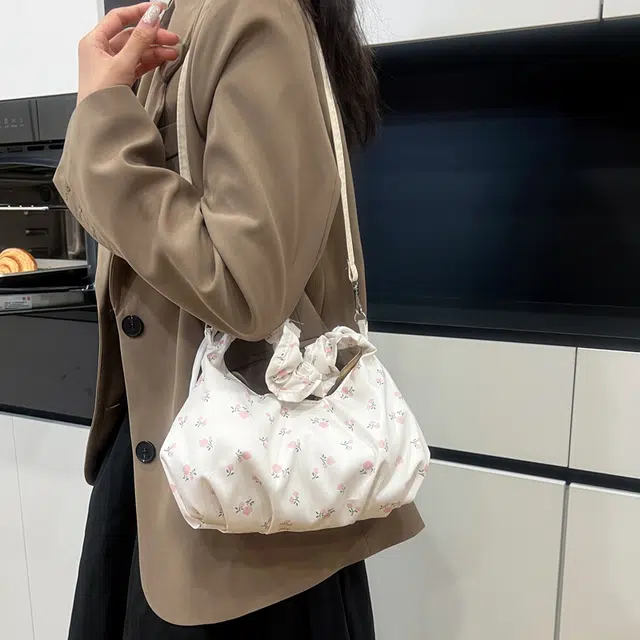 辛巴赫 个性小众田园风印花甜美百搭 尼龙 单肩斜挎手提包 女款 多色