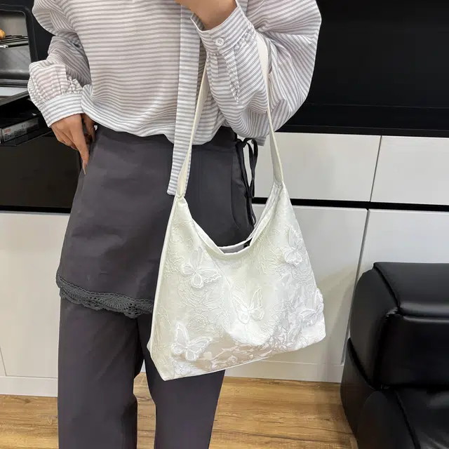 辛巴赫 立体蝴蝶高级百搭 尼龙 托特包手提单肩包 女款 白色/粉色