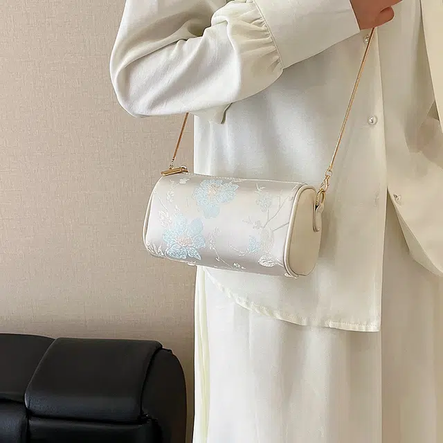 辛巴赫 新中式国风潮流高颜值百搭气质优雅甜美小众设计感 涤纶 波士顿包斜挎单肩包 常规 女款 多色