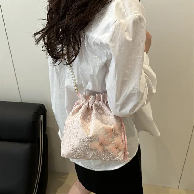 辛巴赫 立体蝴蝶结设计新中式国风刺绣时尚 涤纶 单肩包 女款 多色