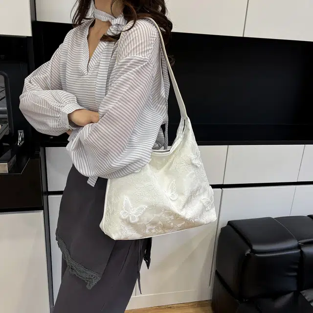 辛巴赫 立体蝴蝶高级百搭 尼龙 托特包手提单肩包 女款 白色/粉色