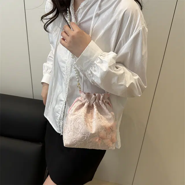辛巴赫 立体蝴蝶结设计新中式国风刺绣时尚 涤纶 单肩包 女款 多色