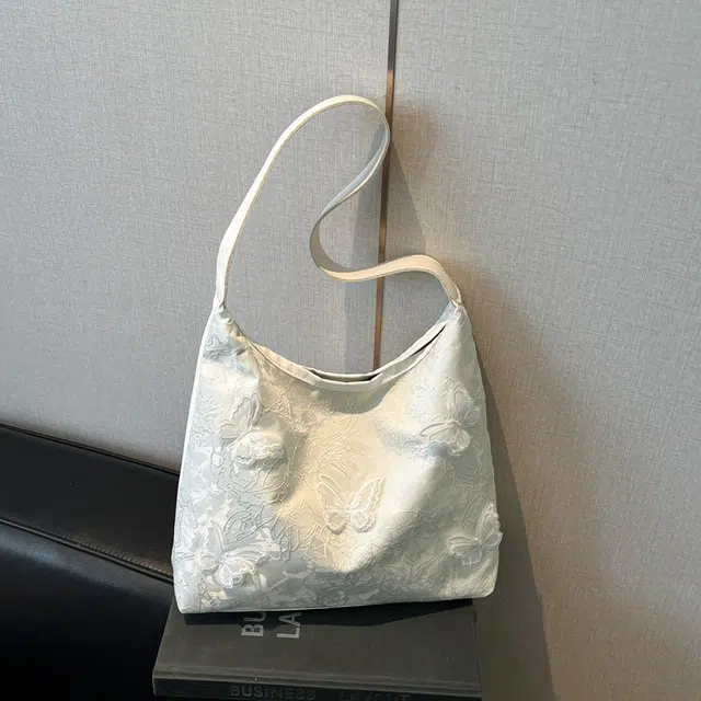 辛巴赫 立体蝴蝶高级百搭 尼龙 托特包手提单肩包 女款 白色/粉色