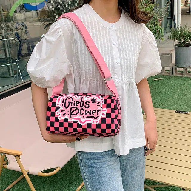 辛巴赫 多巴胺街头潮流时尚斜挎包百搭休闲可爱日常搭配女包 尼龙 单肩包 常规 女款 多色