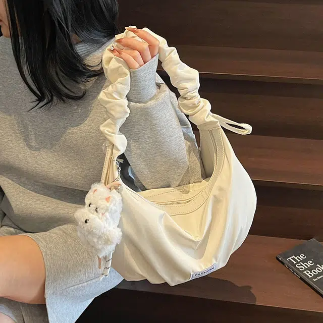 辛巴赫 可爱简约百搭小众设计褶皱轻便日常通勤 尼龙 单肩包 女款 多色