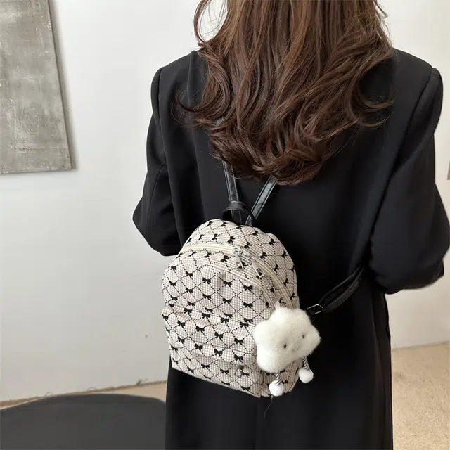 辛巴赫 小众设计感潮流复古个性独特简约时尚韩系 尼龙布 背包双肩包 女款 多色