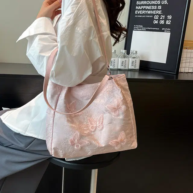 辛巴赫 新中式国风时尚百搭气质甜美立体蝴蝶设计 尼龙 单肩包 常规 女款 多色