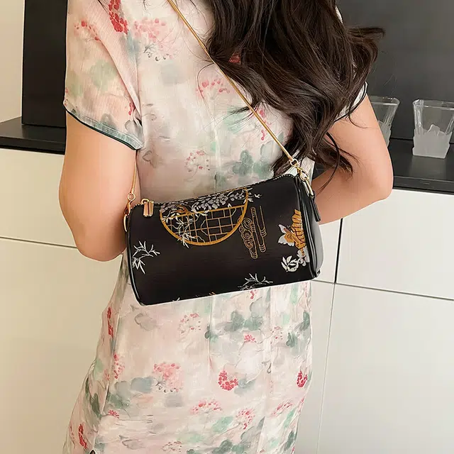 辛巴赫 新中式国风潮流高颜值百搭气质优雅甜美小众设计感 涤纶 波士顿包斜挎单肩包 常规 女款 多色