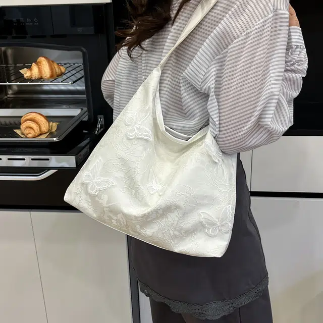辛巴赫 立体蝴蝶高级百搭 尼龙 托特包手提单肩包 女款 白色/粉色