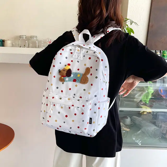 辛巴赫 可爱百搭小众背包小清新少女心甜酷潮流书包日常搭配旅游通勤 尼龙 双肩包 常规 女款 白色