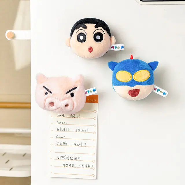 歪瓜出品 蜡笔小新 大头毛绒磁吸 可爱丑萌 生日佳品 睡觉抱枕 谷圈冰箱贴