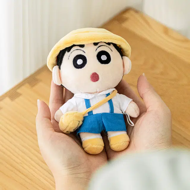 歪瓜出品 蜡笔小新角色 毛绒钥匙扣公仔玩偶 可爱卡通书包挂饰 谷圈挂件