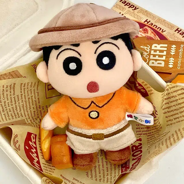 歪瓜出品 蜡笔小新角色 毛绒钥匙扣公仔玩偶 可爱卡通书包挂饰 谷圈挂件
