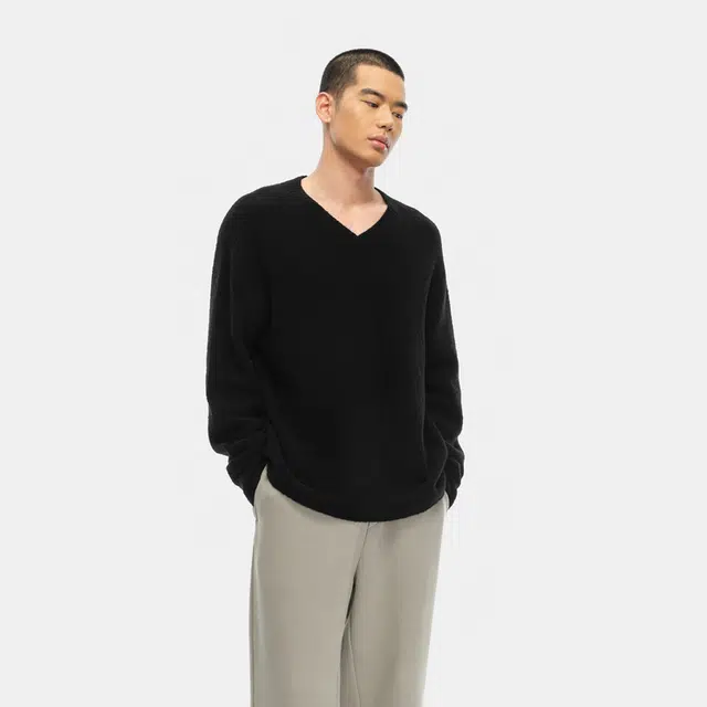 nice rice V-Neck Sweater