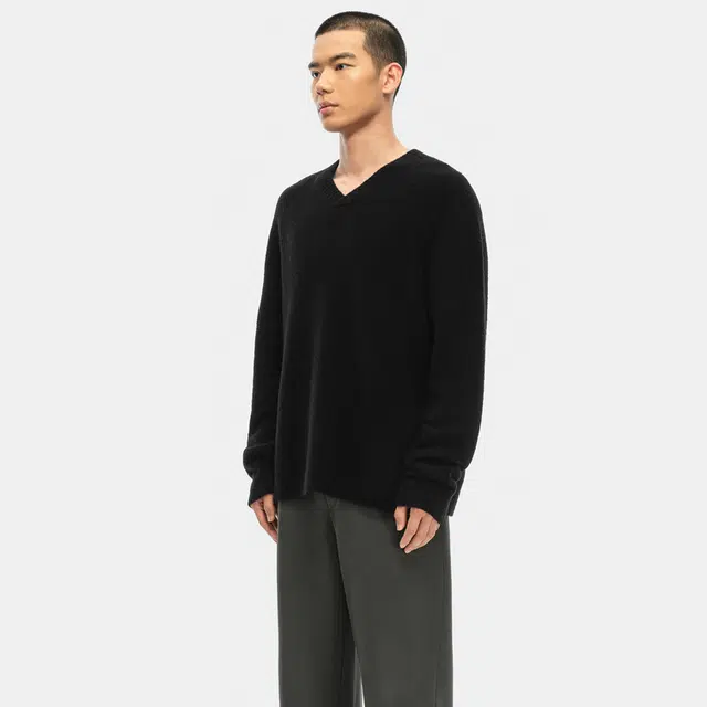 nice rice V-Neck Sweater