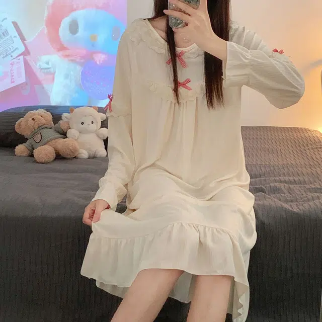橡柠派 蝴蝶结甜美蕾丝圆领透气长袖睡裙 女款 米白色