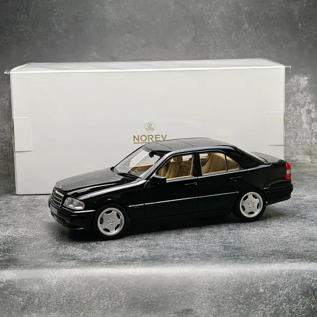 NOREV 118C36 AMG 1993
