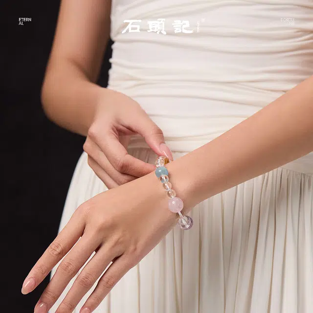 石头记 原创设计师款 多彩白雪 晶莹剔透 温润柔和细腻 净心 清冷氛围感 礼盒款天然 白水晶 手串 女款