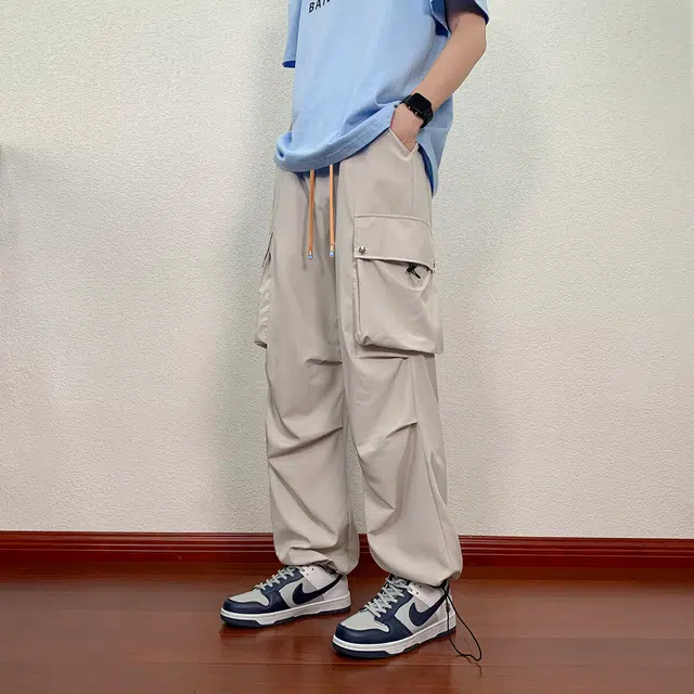 零氏 美式复古基础款冰丝凉感高街纯色简约出行褶皱裤子户外机能风大口袋松紧系带降落伞裤显瘦宽松阔腿直筒工装休闲裤 男女同款