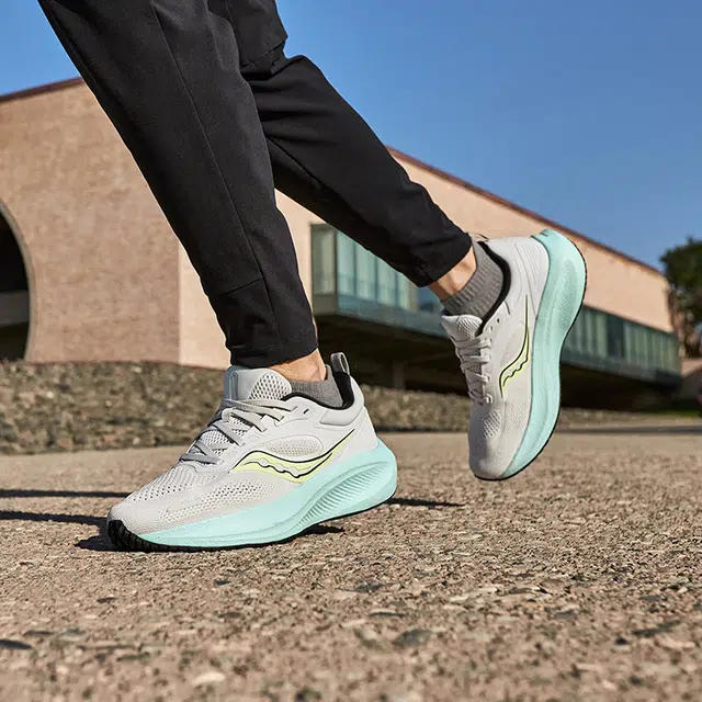 Saucony Surge 3