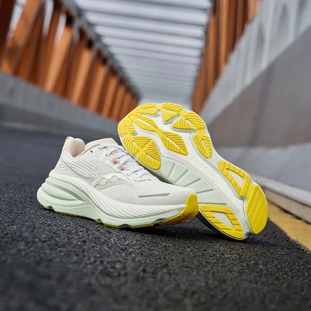 Saucony HURRICANE 24