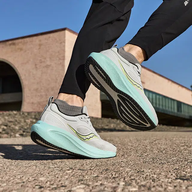 Saucony Surge 3