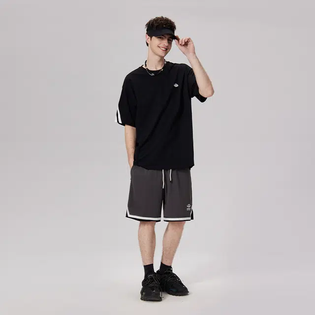LAMLICKA T