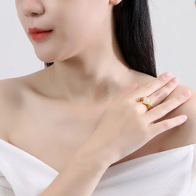 S925
