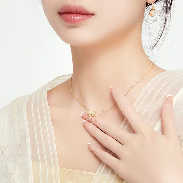 S925