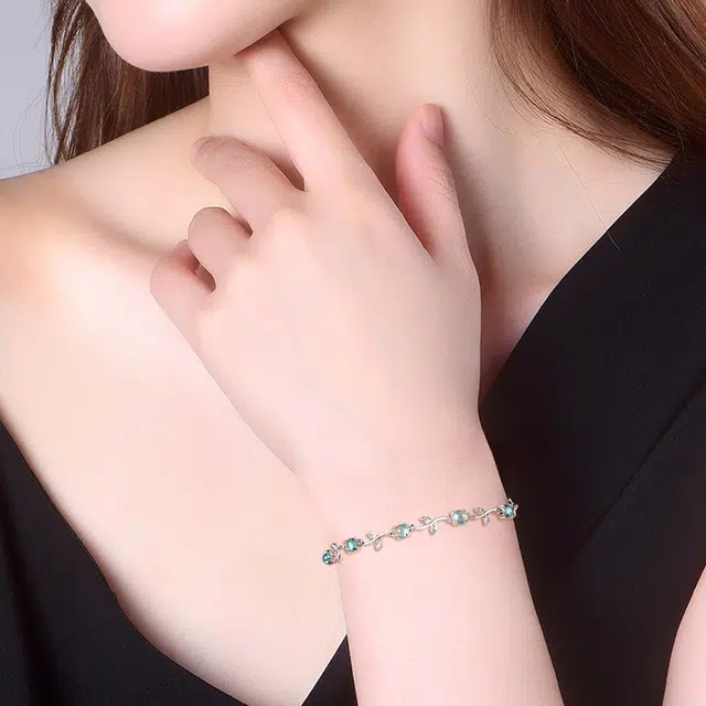 S925