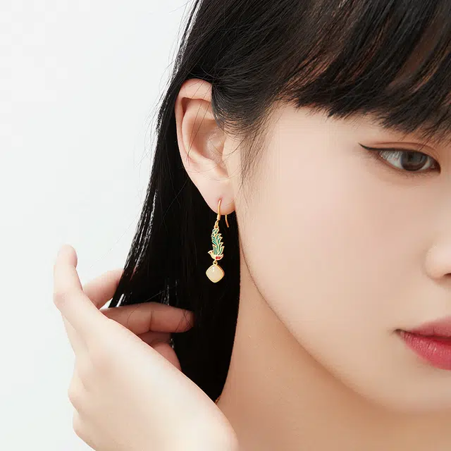S925