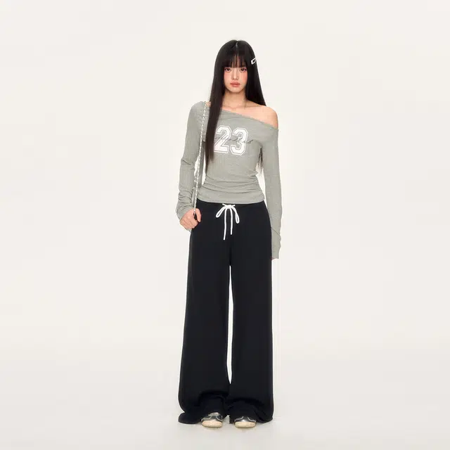 WEEKEND HUB T
