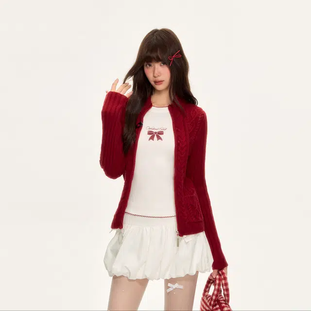 WEEKEND HUB T